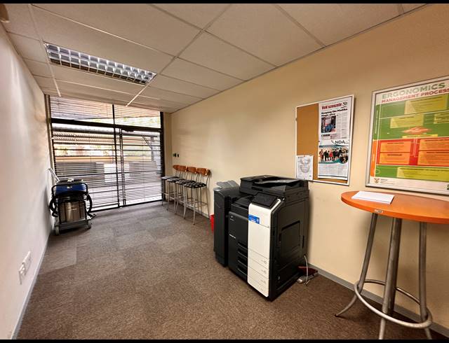 686M² OFFICE TO LET IN PARKTOWN
